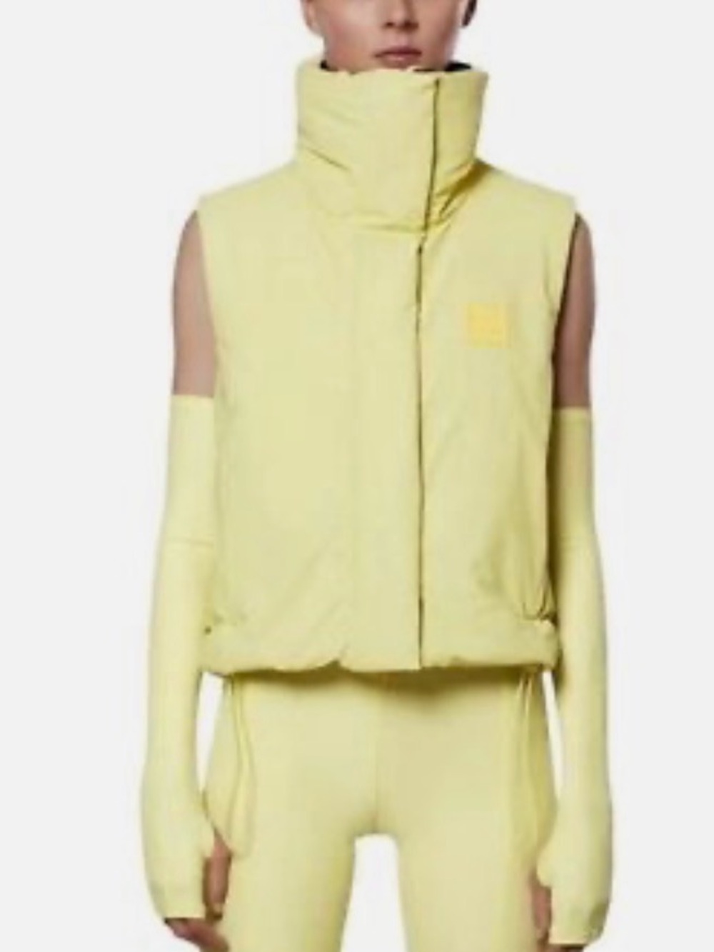 NWT $250 Rains waterproof vest, windproof, light yellow straw Women’s large